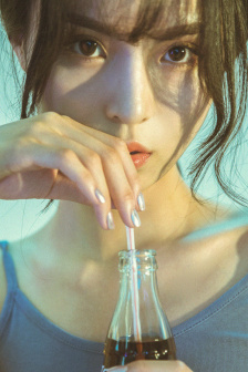 美女把尿口扒开灌牛奶